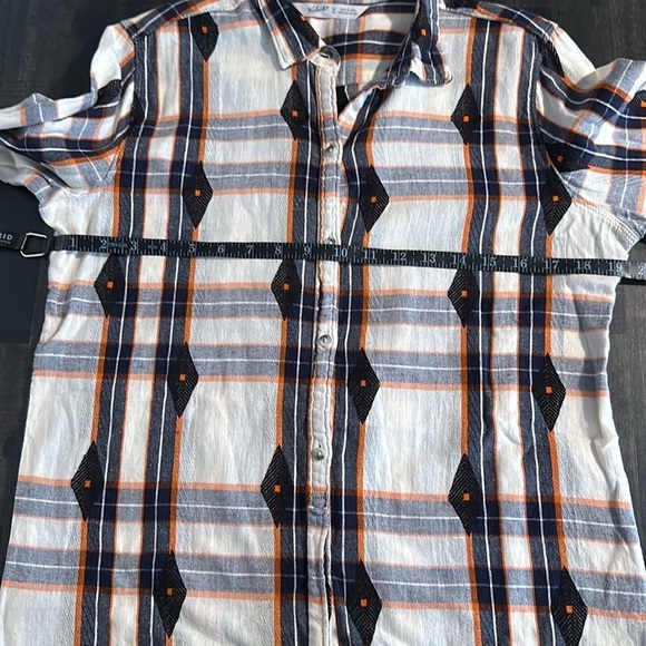 Woolrich Plaid Diamond Embroidered Button Down Shirt Size Medium - Picture 6 of 7